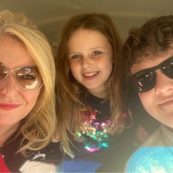 Meet your Posher, Tracy - Picture 1 of 2